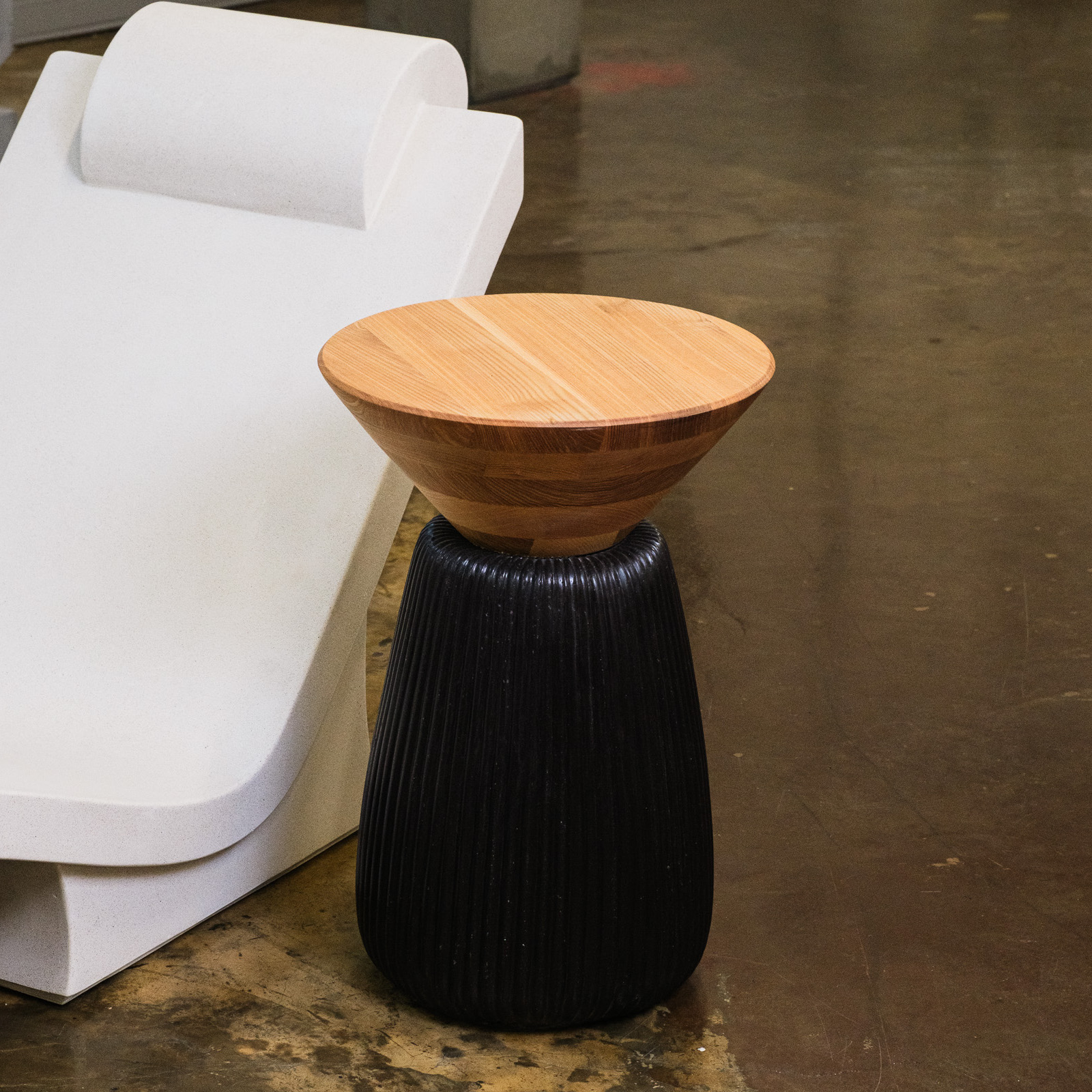 SC x Dibs Design - Böhm Kingkone 2 Black Kingkone Table with wooden top