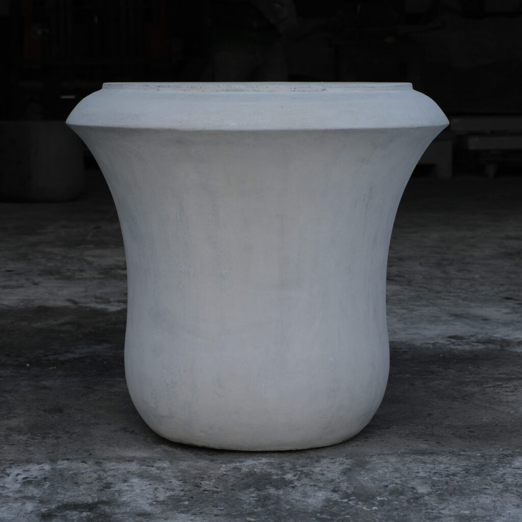 Side view of the Stonecast Tulipano round planter