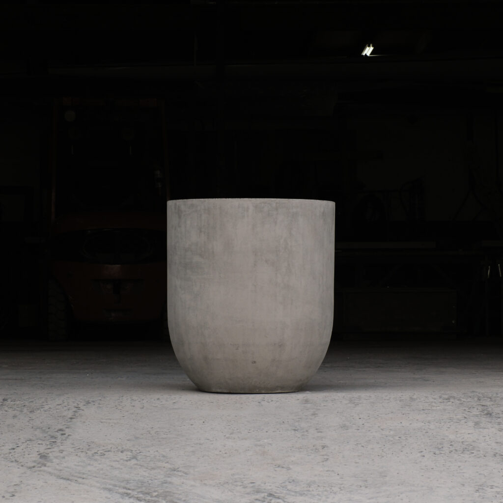 Stonecast concrete Baby Lopez pot
