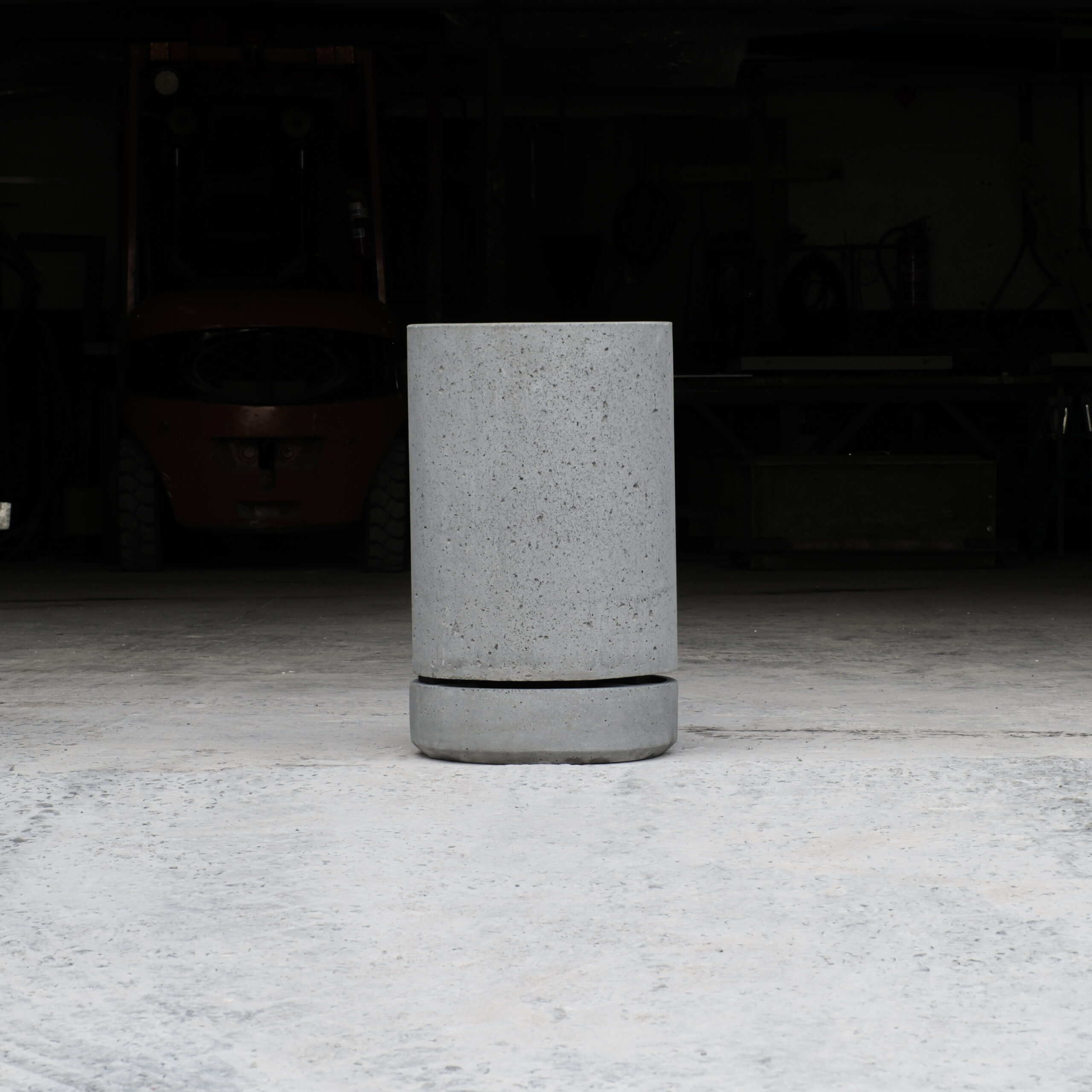 Noodle Pot 5 Stonecast concrete Noodle Pot on integrated drip tray